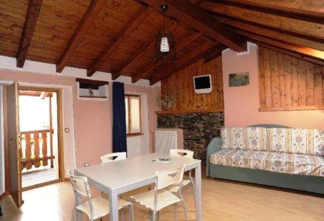 Appartamenti Vacanze E Camere Roccetta Fiorita ペッテナスコ エクステリア 写真